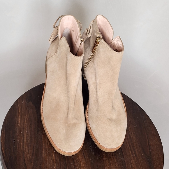 Kate Spade Tan Bellville Too Tassel Bow Suede Booties Size 8 - Picture 4 of 13